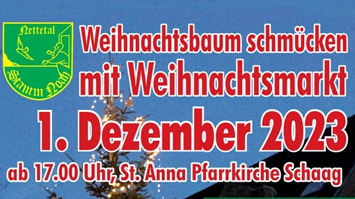 Weihnachtsmarkt mit Weihnachtsbaum schmücken